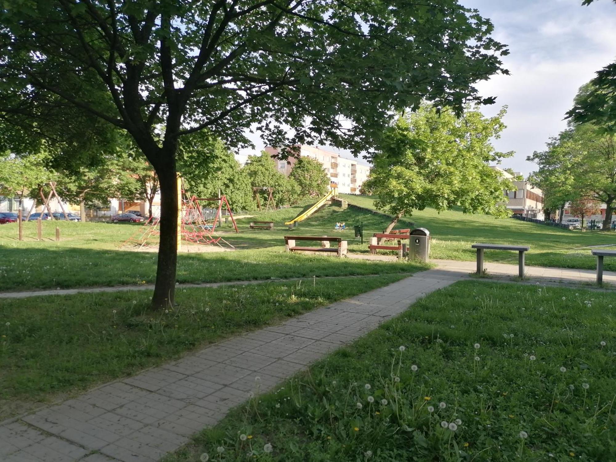 Central Park Apartman Szekszárd Buitenkant foto