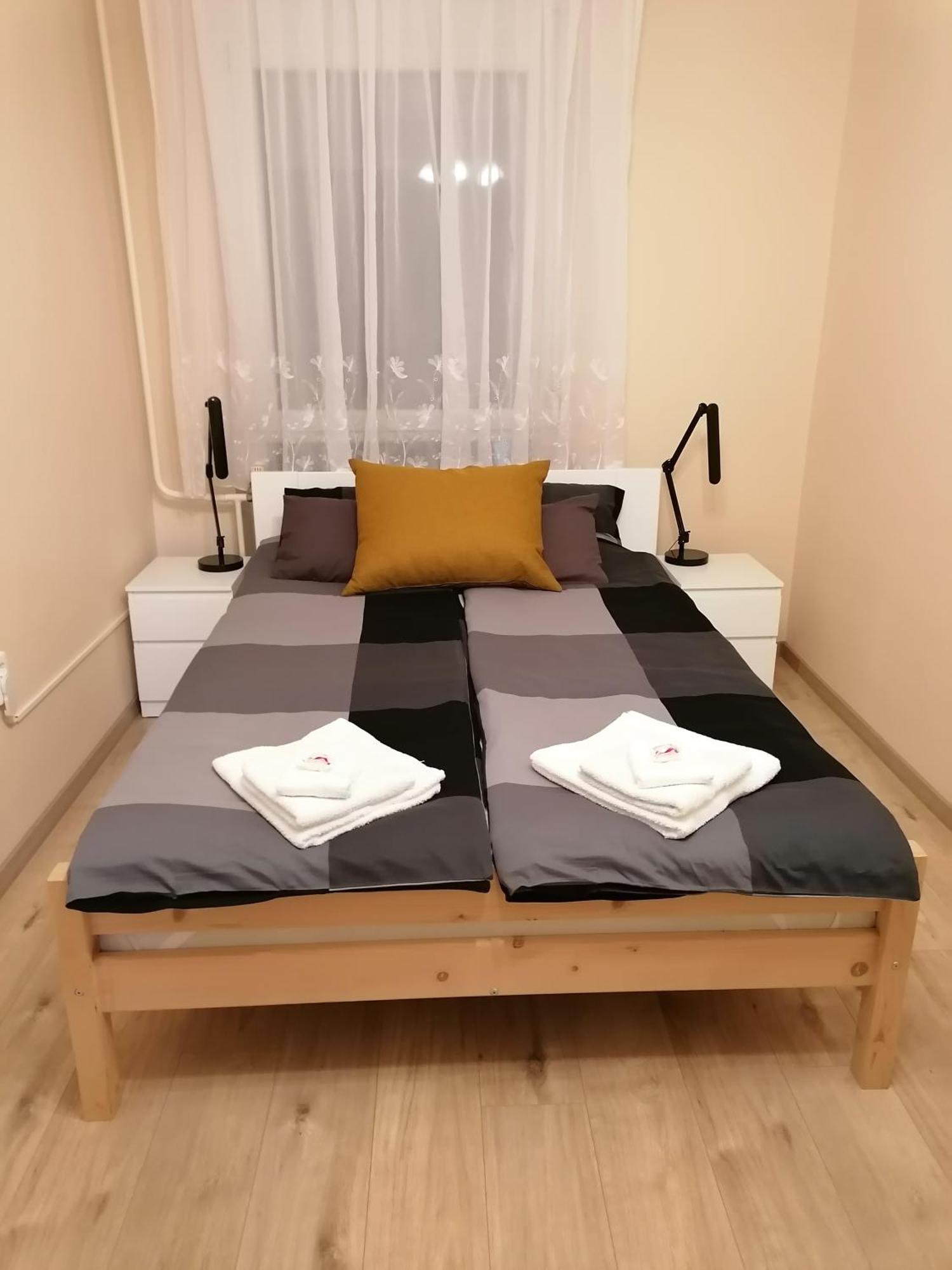 Central Park Apartman Szekszárd Buitenkant foto