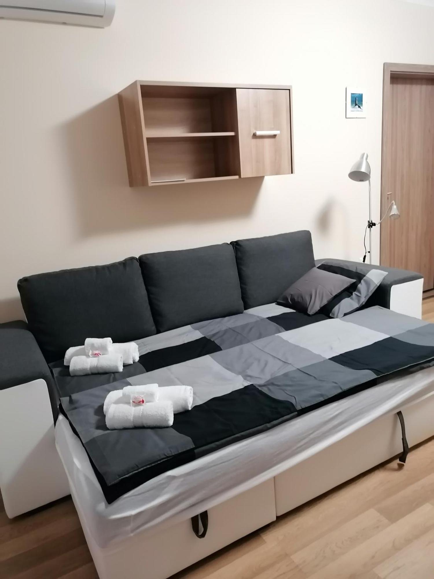 Central Park Apartman Szekszárd Buitenkant foto