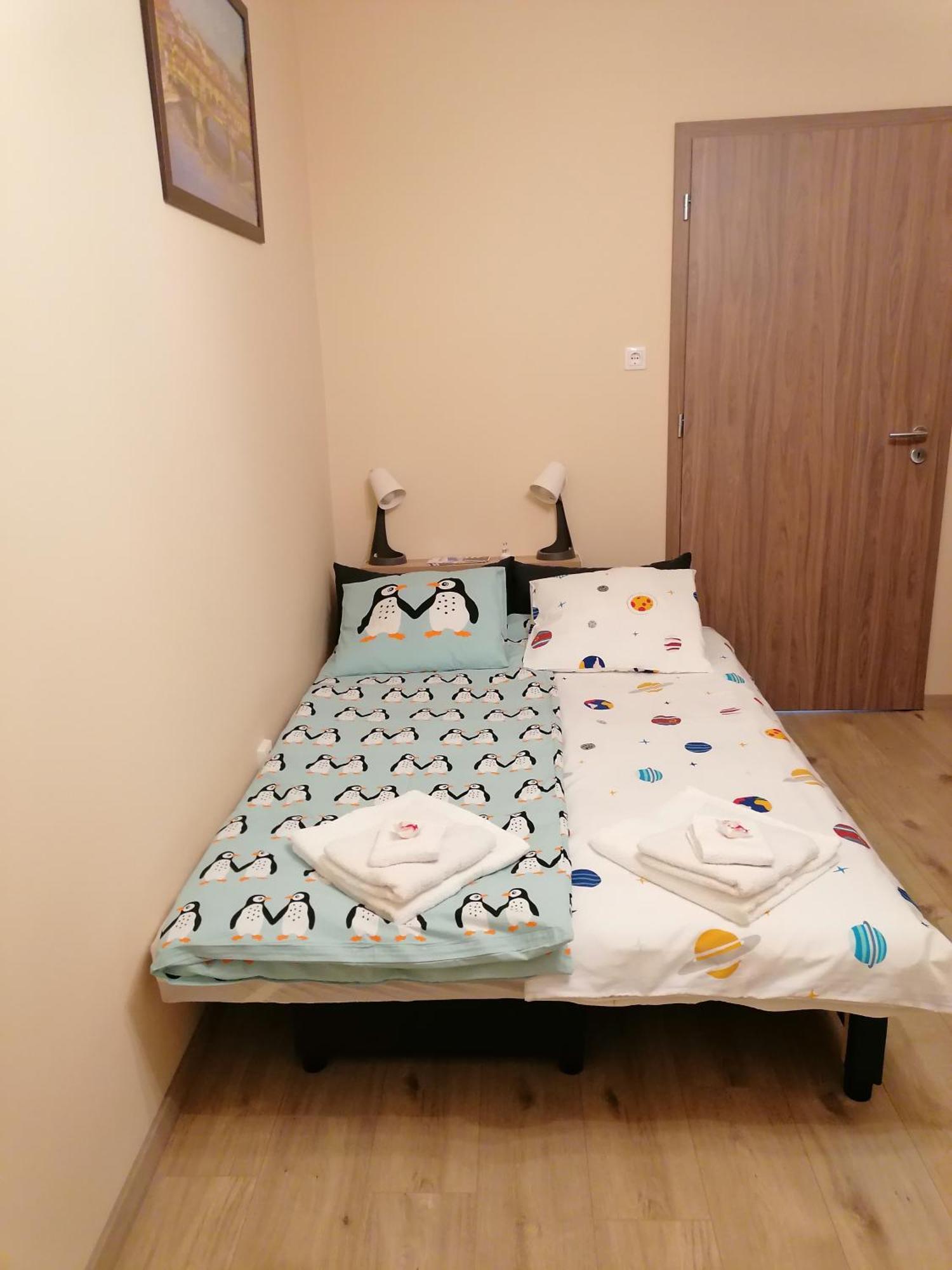 Central Park Apartman Szekszárd Buitenkant foto