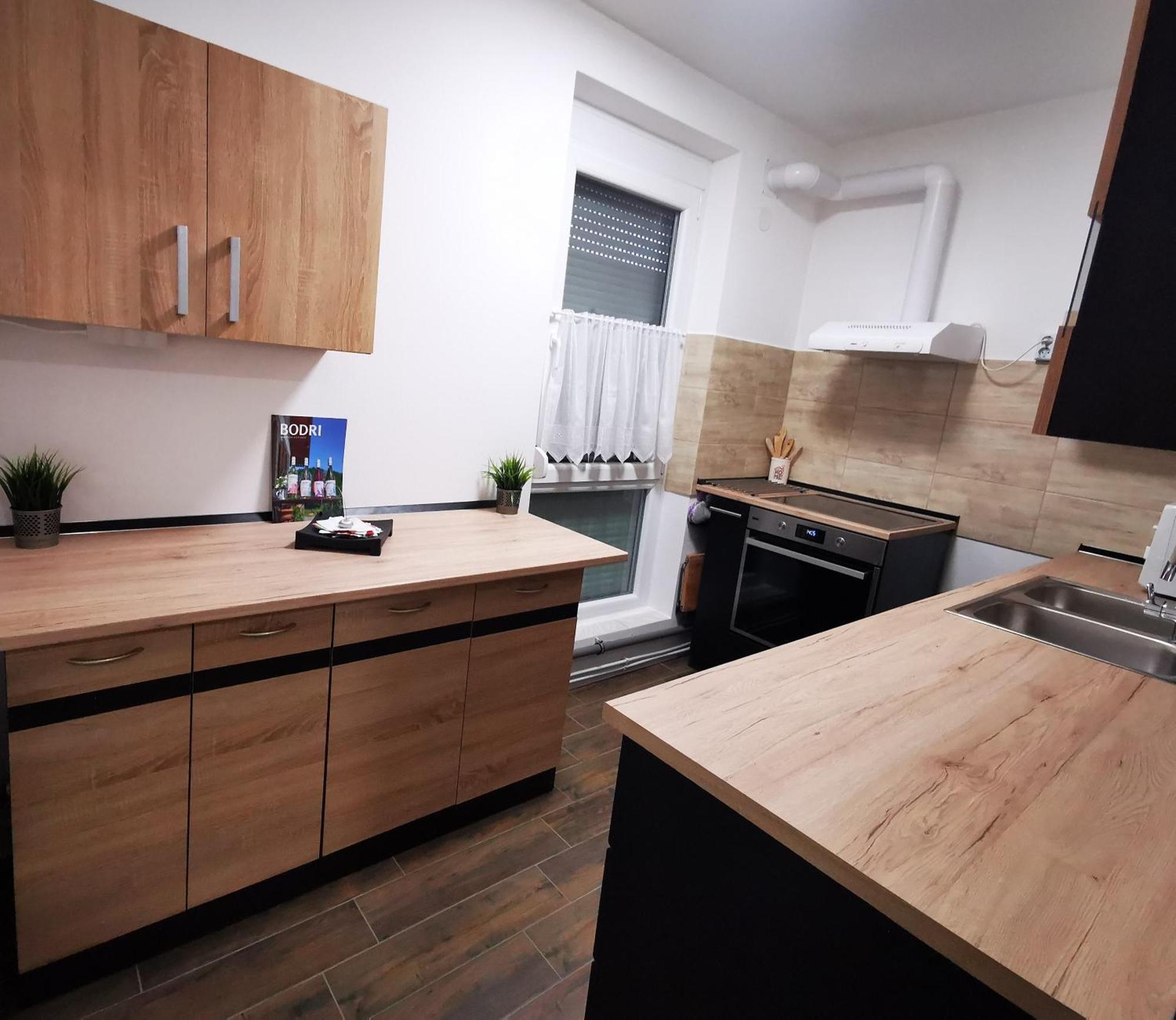 Central Park Apartman Szekszárd Buitenkant foto