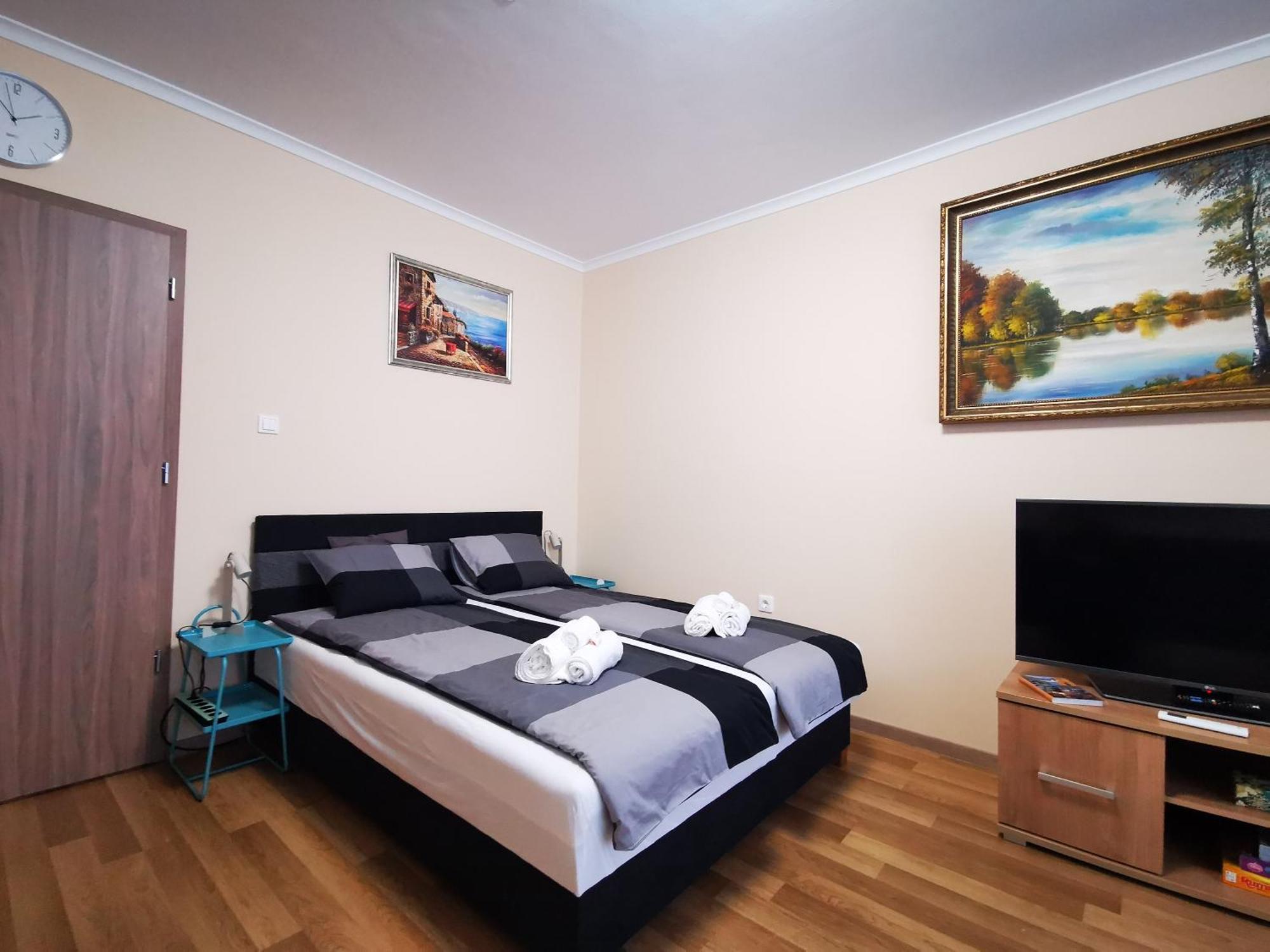 Central Park Apartman Szekszárd Buitenkant foto