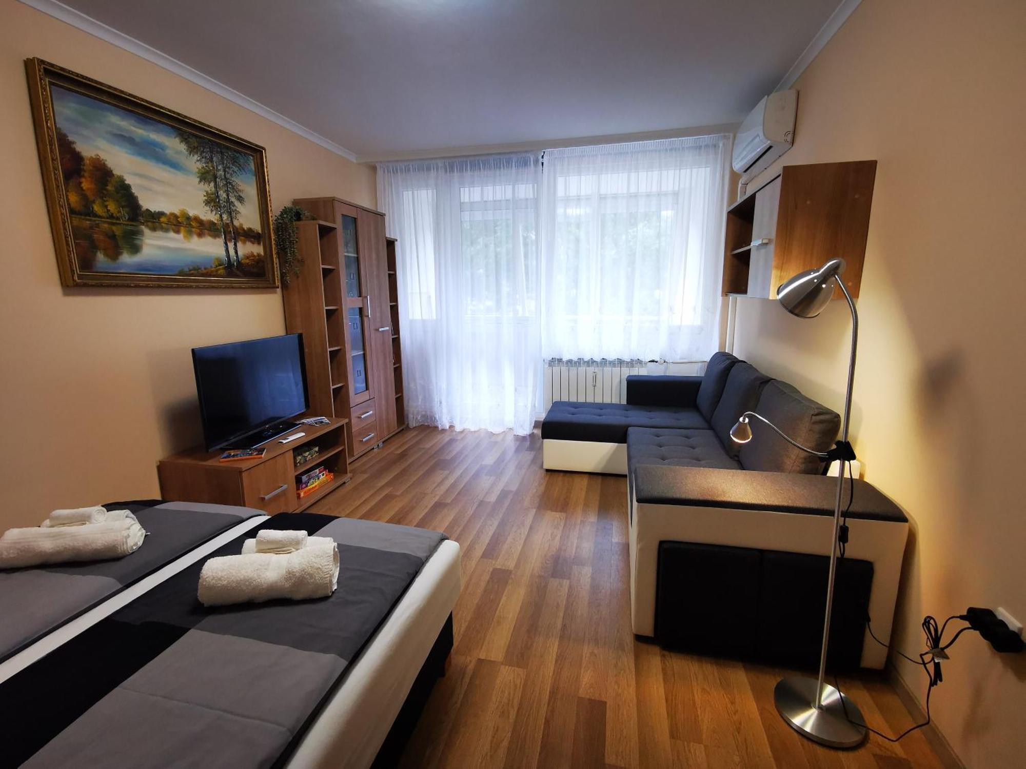Central Park Apartman Szekszárd Buitenkant foto